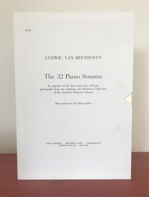Beethoven: The 32 Piano Sonatas in facsimiles of the earliest editions (TECLA 1001)